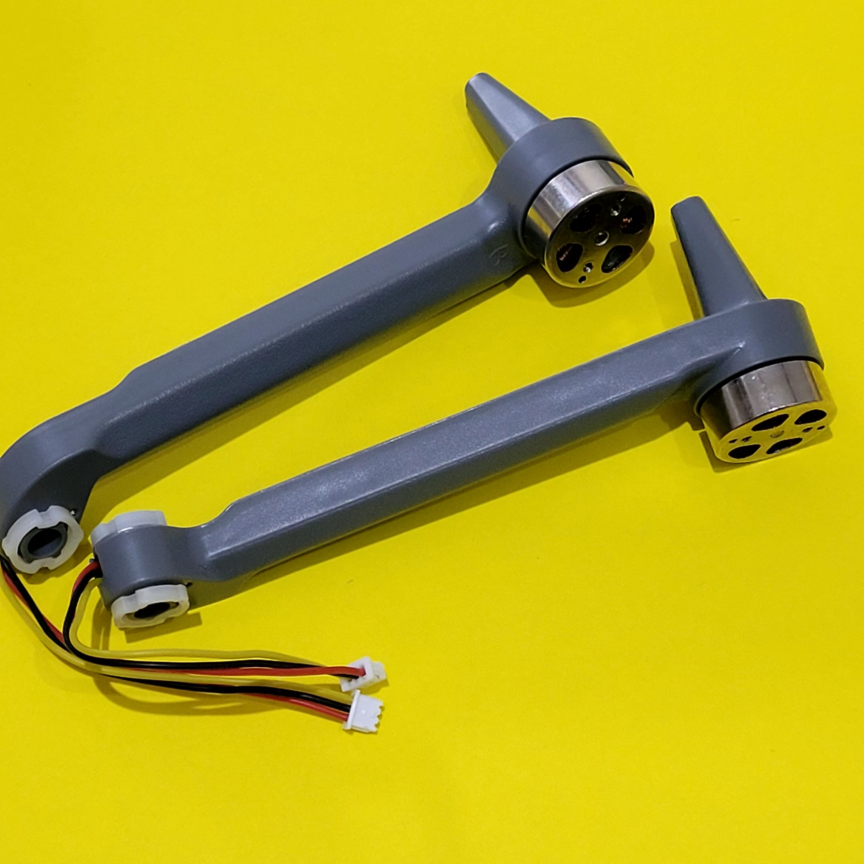 ذراع محرك بدون فرشاة لطائرة GT - مراجعة Holy Stone Drone Hs720 وسعره